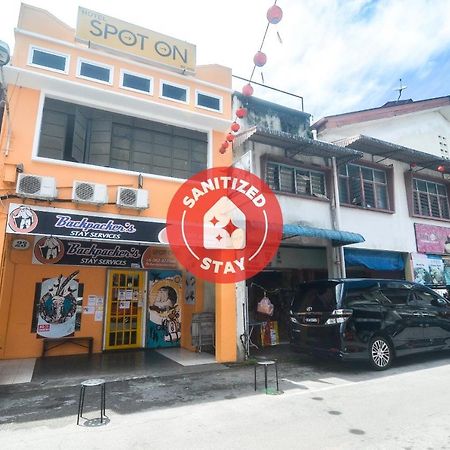 Spot On 89886 Backpacker'S Stay Services Kuching Kültér fotó