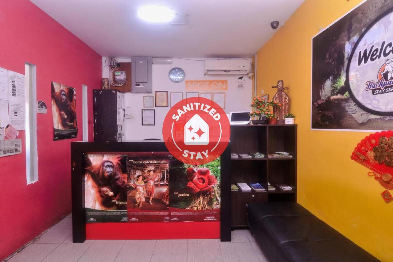 Spot On 89886 Backpacker'S Stay Services Kuching Kültér fotó
