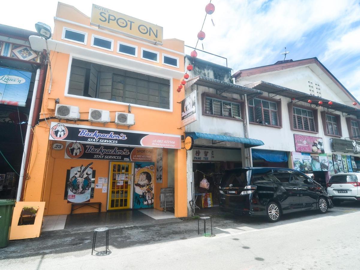 Spot On 89886 Backpacker'S Stay Services Kuching Kültér fotó