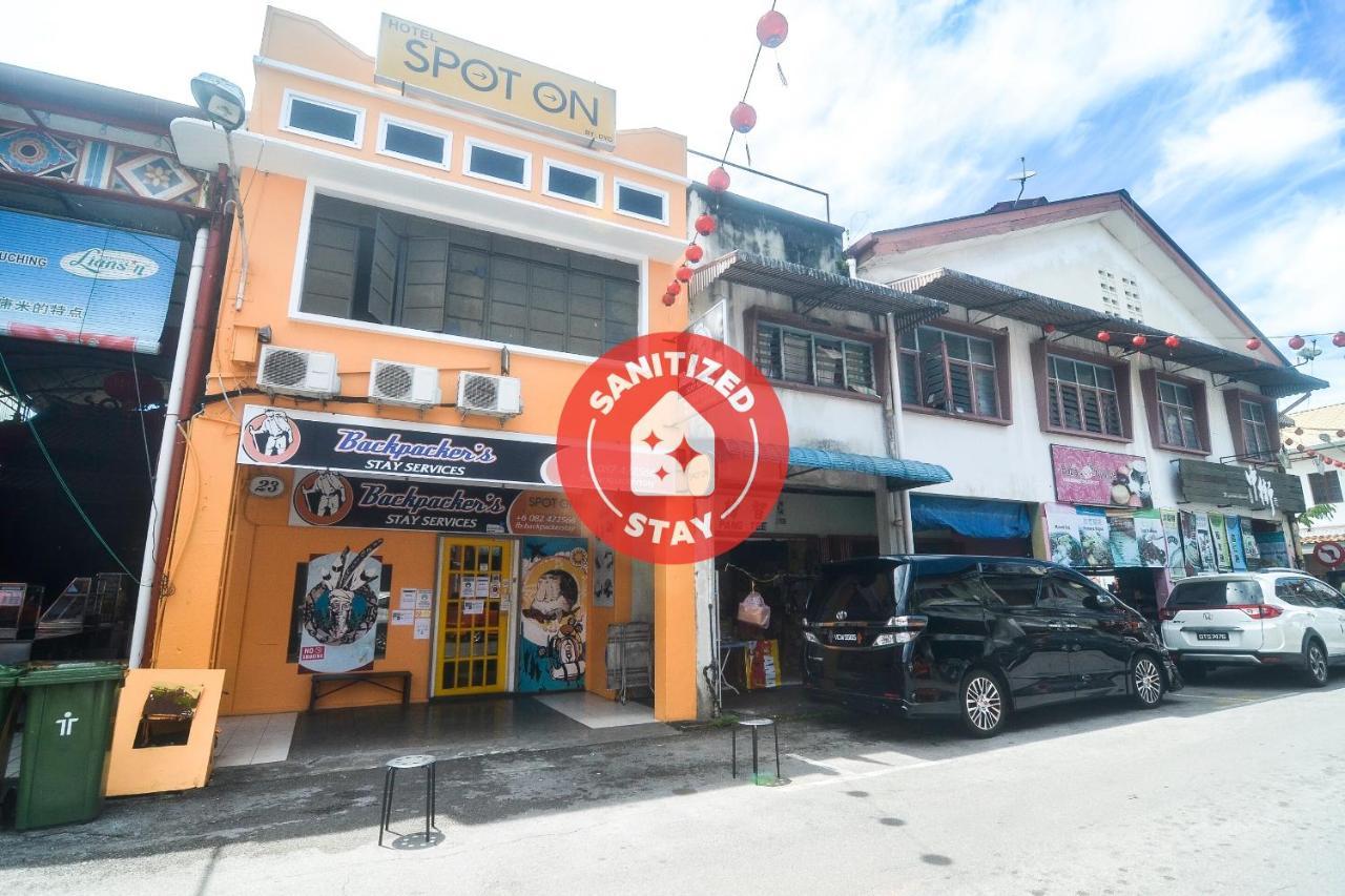 Spot On 89886 Backpacker'S Stay Services Kuching Kültér fotó