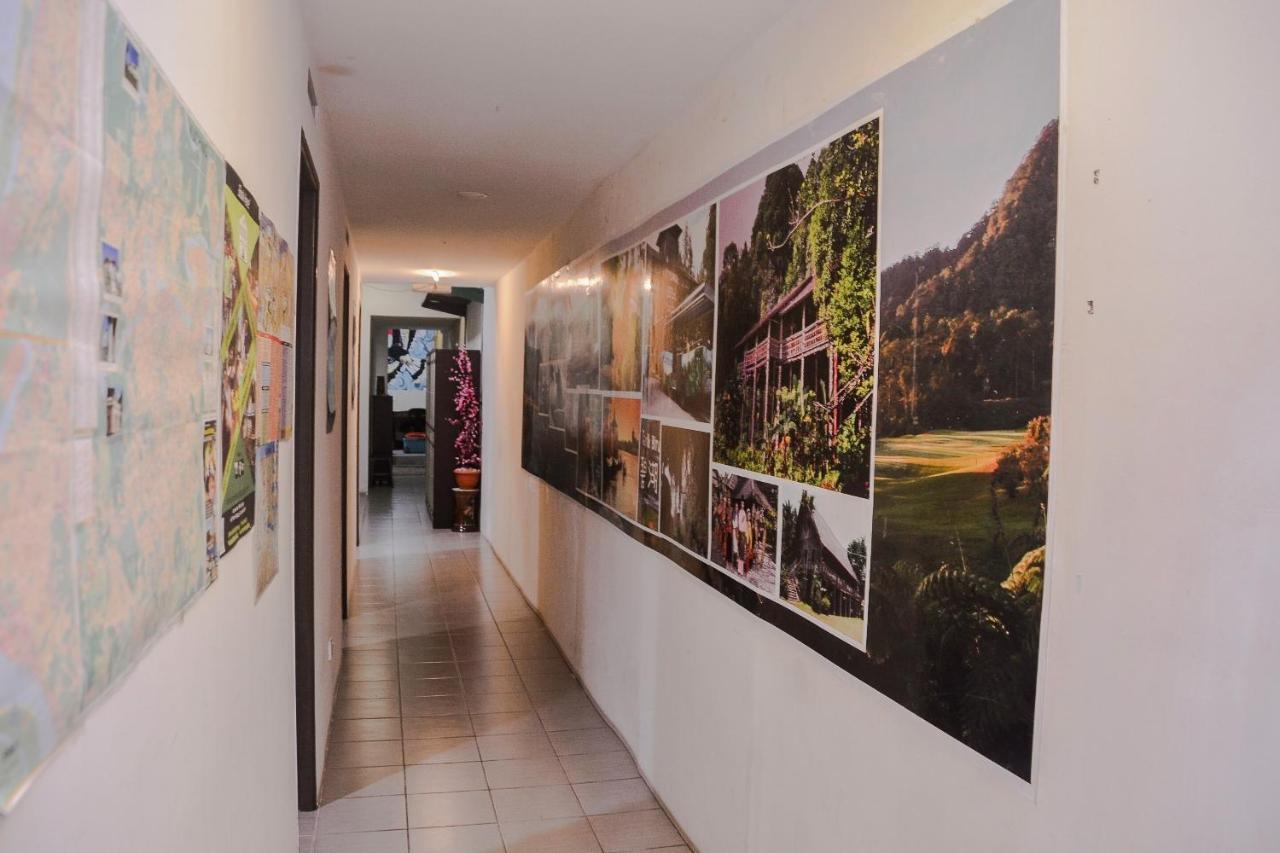 Spot On 89886 Backpacker'S Stay Services Kuching Kültér fotó