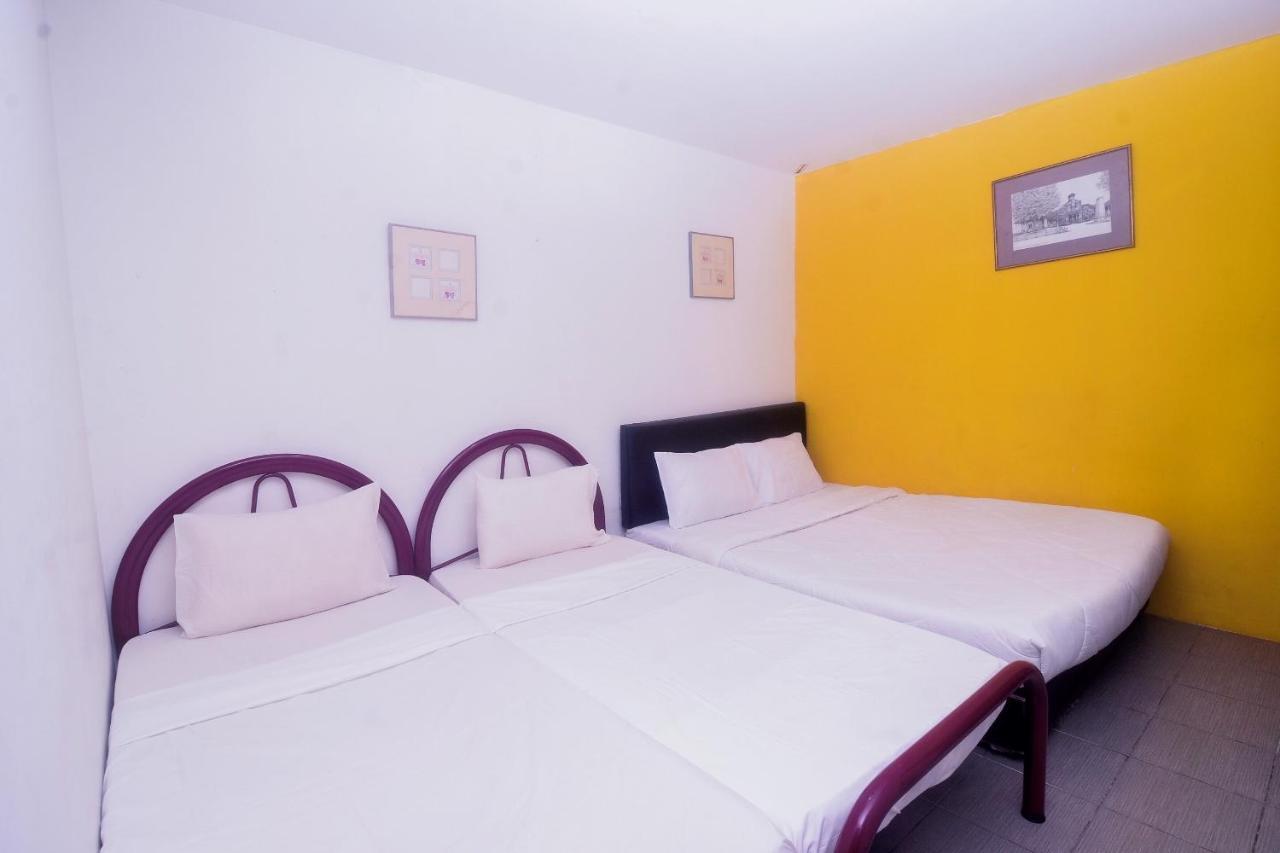 Spot On 89886 Backpacker'S Stay Services Kuching Kültér fotó