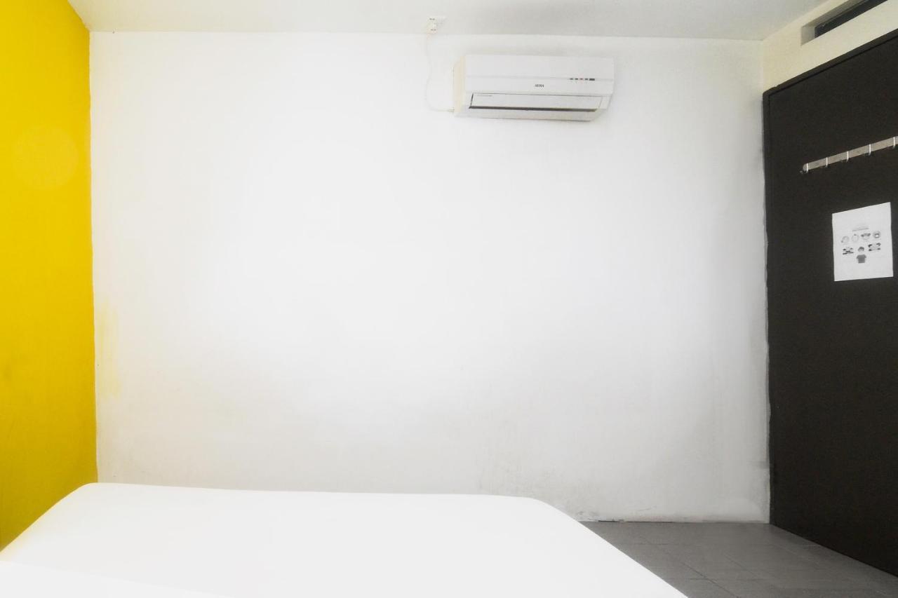 Spot On 89886 Backpacker'S Stay Services Kuching Kültér fotó