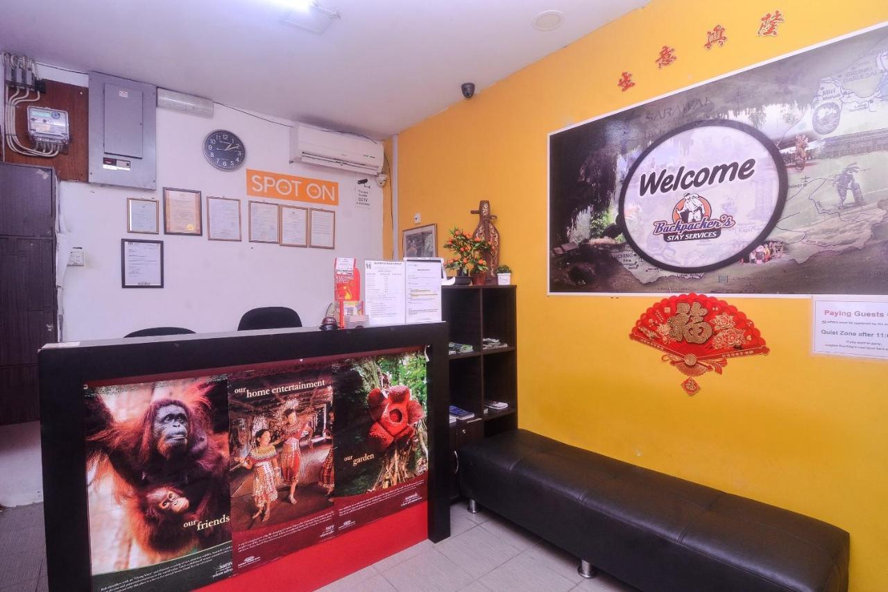 Spot On 89886 Backpacker'S Stay Services Kuching Kültér fotó
