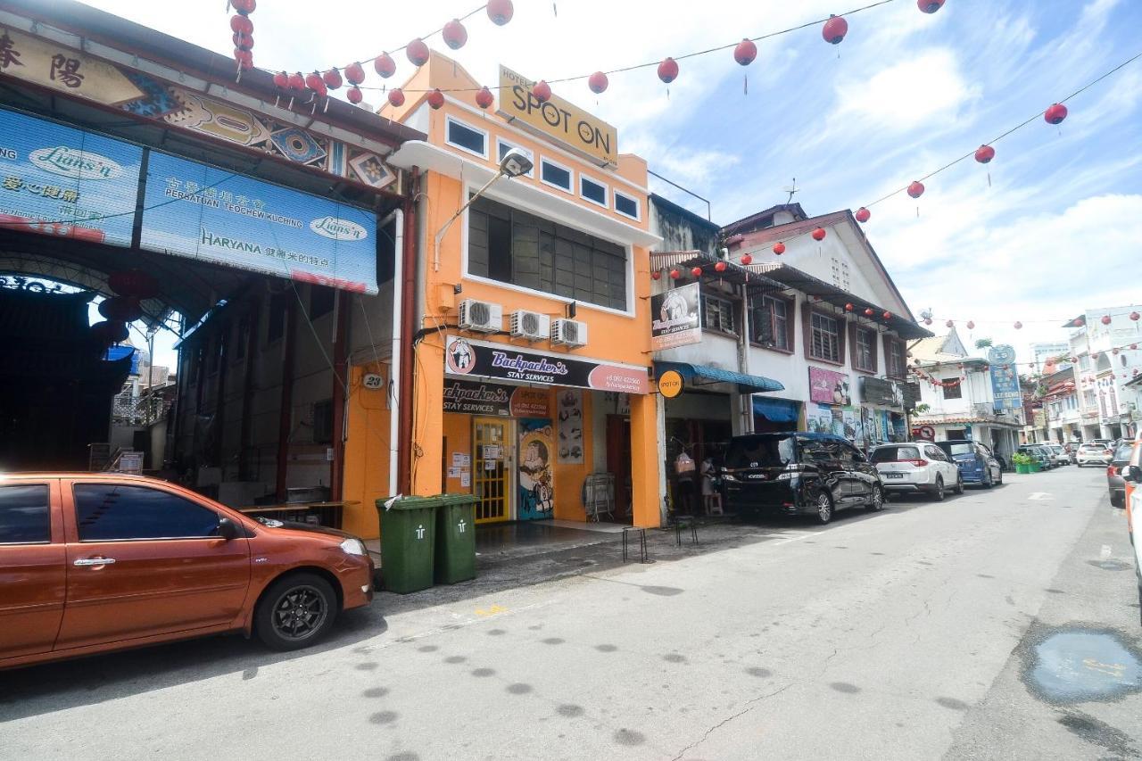 Spot On 89886 Backpacker'S Stay Services Kuching Kültér fotó