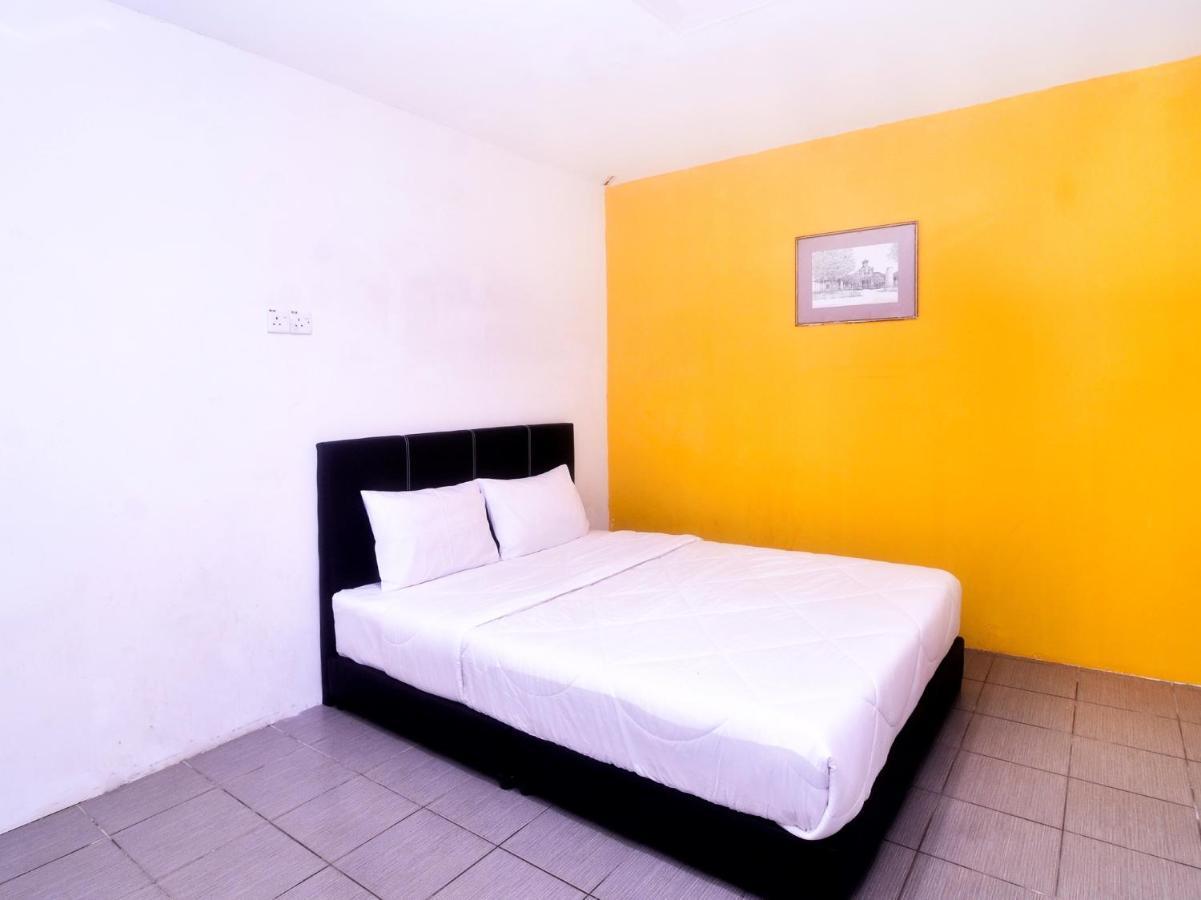 Spot On 89886 Backpacker'S Stay Services Kuching Kültér fotó
