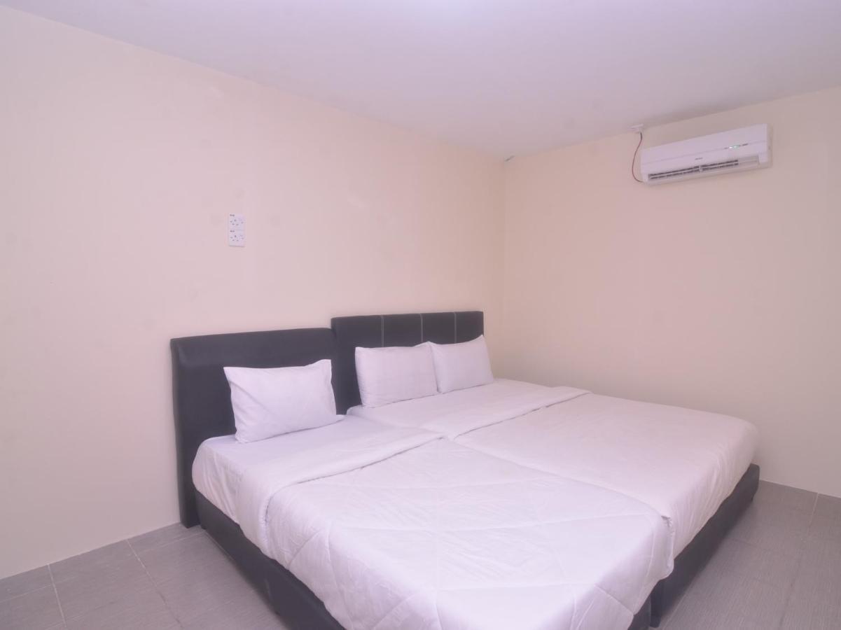 Spot On 89886 Backpacker'S Stay Services Kuching Kültér fotó